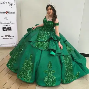 Изумрудено зелена бална рокля Рокли Vestidos De Quinceanera 2021 Флорални дантела Ruffle Bling Сатен от рамото Sweet 16 Рокля Абитуриентски